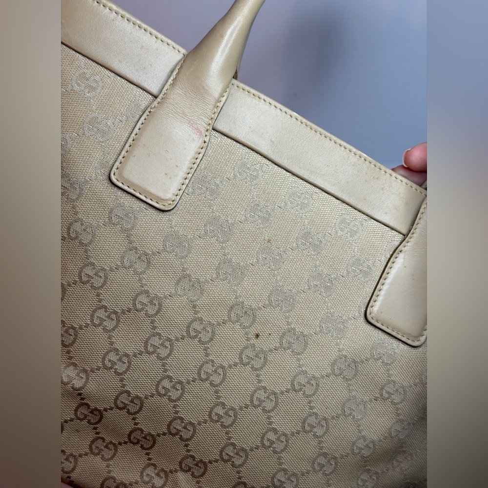 Gucci GG Canvas Tote Bag in Beige Canvas and Leather Trim - Picture 8 of 15